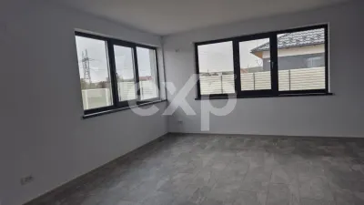Casă spațioasă pentru familie – Trivale, zonă verde, terasă acoperită - foto 3