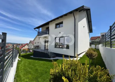 Casă spațioasă și modernă de vânzare în Trivale – panoramă superbă - foto 1