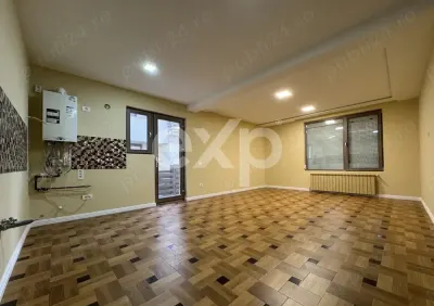 Apartament Nou cu 2 Camere Decomandat, Curte Proprie și Loc de Parcare - foto 8