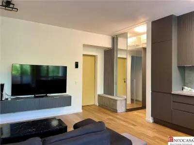 Apartament modern 2 camere II Curte proprie II Loc parcare suberan - foto 3