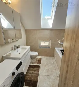 Apartament 3 camere la casa duplex cu scara interioara, Coresi - foto 7
