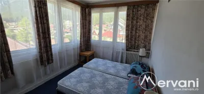 Pensiune turistica cu 8 camere de vanzare in Busteni - foto 11