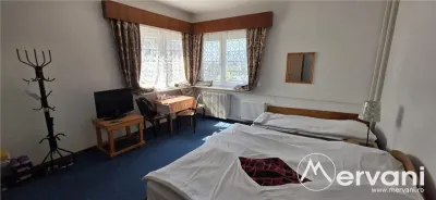 Pensiune turistica cu 8 camere de vanzare in Busteni - foto 16