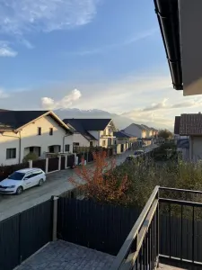 Casa Individuala Noua (2024) P+E+Pod, 120 mp,in Rasnov, Str. Crizantemelor, Teren 410 MP, Două Fronturi - foto 1