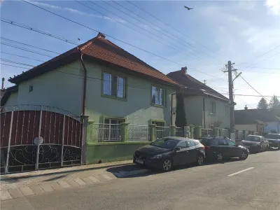 Casa singur in curte cu  700mp teren in orasul Avrig, 25km distanta de Sibiu - foto 2
