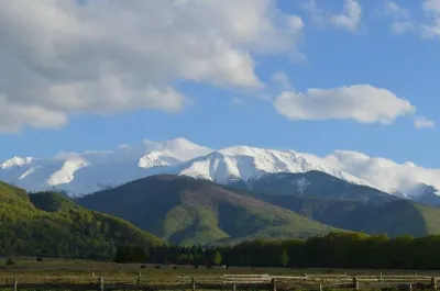 Teren intravilan 2500mp  pe Valea Avrigului,optim casa de vacanta - foto 10