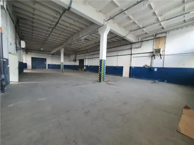 Hala depozitare/productie 214mp,birouri 150mp,cu acces tir in zona Ind.Est - foto 2