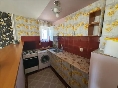 Apartament 2 camere la mansarda -str.Oncesti - zona Vasile Aaron - foto 2