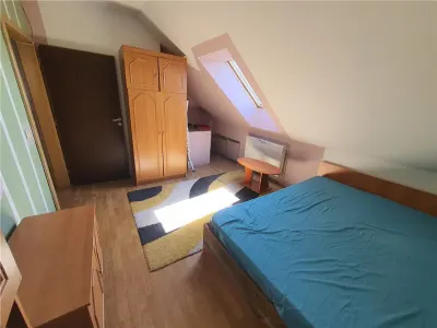 Apartament 2 camere la mansarda -str.Oncesti - zona Vasile Aaron - foto 12