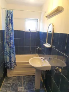 Apartament 2 camere la mansarda -str.Oncesti - zona Vasile Aaron - foto 13