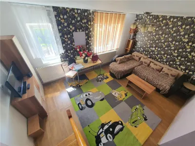 Apartament 2 camere la mansarda -str.Oncesti - zona Vasile Aaron - foto 3