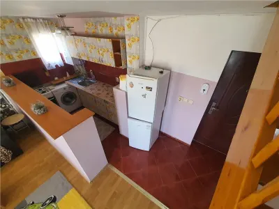 Apartament 2 camere la mansarda -str.Oncesti - zona Vasile Aaron - foto 6
