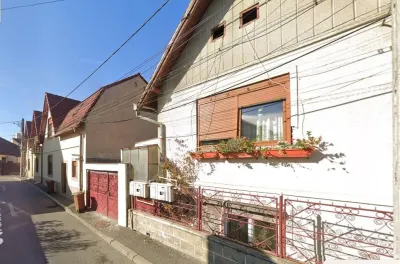 Apartament la casa P+1 si 160mp teren in zona Lupeni - supermarket Profi - Sibiu