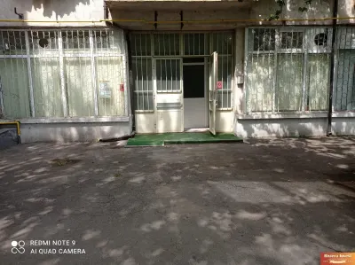 FAR ,Bd. 1 Mai vechi, spatiu comercial 150 mp, cu vitrina stradala si rampa - foto 1