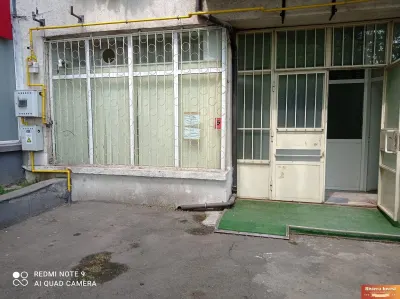 FAR ,Bd. 1 Mai vechi, spatiu comercial 150 mp, cu vitrina stradala si rampa - foto 6