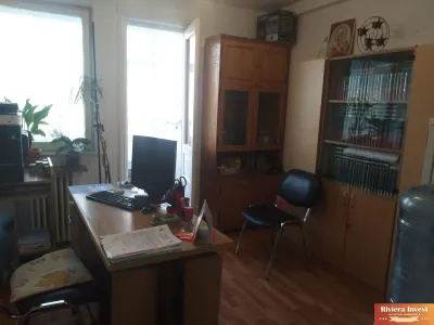 Gara,Bd.Ferdinand ,apartament cu 3 camere 80 mp vedere bilaterala . - foto 2