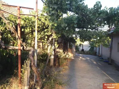 Navodari, strada Plopilor, teren 2352 mp cu casa renovabila/ demolabila - foto 3