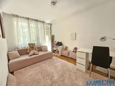 Apartament 3 camere Tudor etaj 3 cu 2 balcoane - foto 3