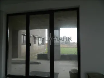 Casa cu 2 apartamente, semifinisată, Săcălaz - foto 12