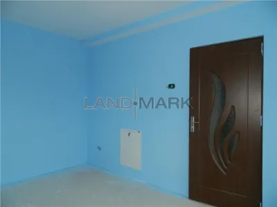 Casa cu 2 apartamente, semifinisată, Săcălaz - foto 6