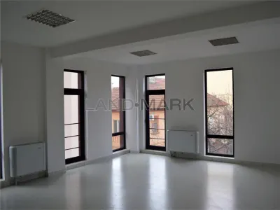 Spatiu birouri lux , 130 mp , cladire noua Favorit. - foto 3