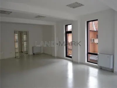 Spatiu birouri lux , 130 mp , cladire noua Favorit. - foto 7