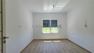 CASA INDIVIDUALA PE PARTER CU GARAJ DUMBRAVITA ZONA ION CREANGA - foto 11