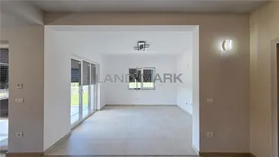 CASA INDIVIDUALA PE PARTER CU GARAJ DUMBRAVITA ZONA ION CREANGA - foto 4