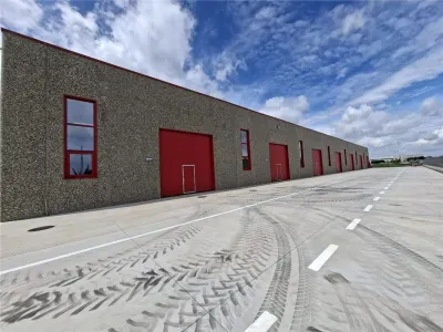 Hala din beton, 3600 mp, ISU, 12 porti TIR, unica in jud. IF - foto 5