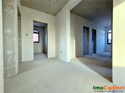 Vila  cu suprafata de 588mp si1600mp teren langa Pascani - foto 4
