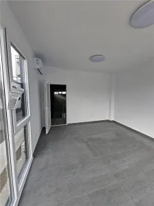 Stefanesti-A3-Centura-Hala 300 mp, birouri 50 mp-dublu acces - foto 8