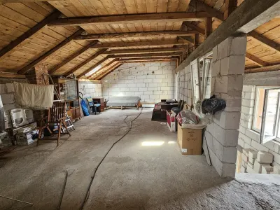 Casa spatioasa cu 2 apartamente zona Lupeni - Sibiu - foto 14