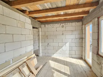 Casa spatioasa cu 2 apartamente zona Lupeni - Sibiu - foto 17