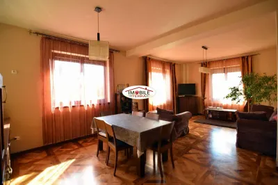 Doua case cu teren 800 mp, zona Trei Stejari - foto 1