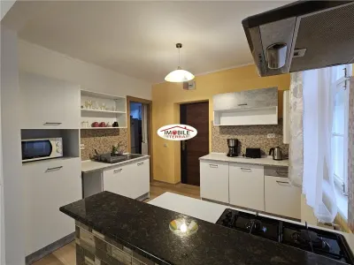 Apartament mobilat la etajul 1 in orasul de jos strada 9 Mai - Sibiu - foto 4