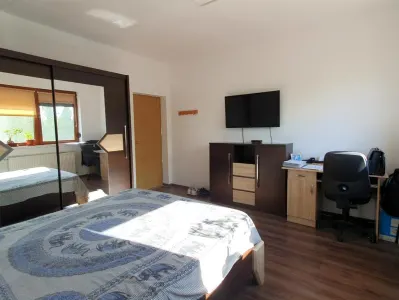 Apartament la vila cu terasa si curte proprie pe Cl. Cisnadiei - foto 8