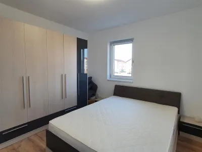 Apartament de lux mobilat etajul 1 Cisnadiei - foto 12