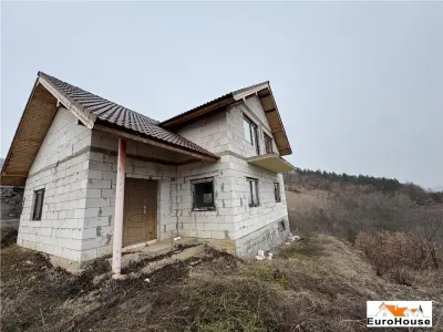 Casa la rosu de vanzare in Alba Iulia - foto 2