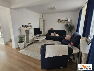 Casa insiruita - colt  de vanzare in Alba Iulia - foto 2