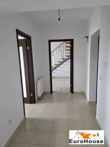 Apartament cu 5 camere de vanzare in Alba Iulia - foto 3