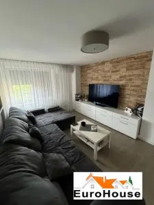 Apartament cu 3 camere de vanzare in Alba Iulia CENTRU - foto 4