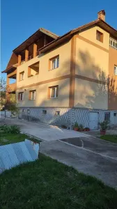 Imobil compus din 2 case si 4256mp teren, Budesti - Ramnicu Valcea