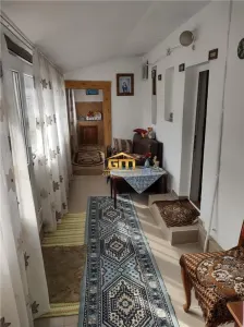 Două case in aceeași curte, 5.600 mp teren - Golești | 138.000 € negociabil - foto 16