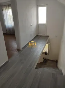 Două case in aceeași curte, 5.600 mp teren - Golești | 138.000 € negociabil - foto 10