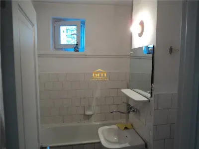 Apartament 2 camere, etaj 1 , decomandat, cu centrala proprie - foto 6