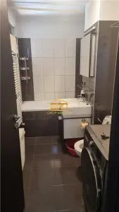 Apartament 3 camere de vanzare - zonă centrală, mobilat și utilat. - foto 11