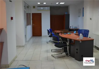 Spatiu pentru Birouri de Inchiriat in Zona Ultracentrala - foto 3