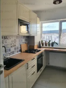 Apartament 3 camere, decomandat - zona Tractorul - foto 2