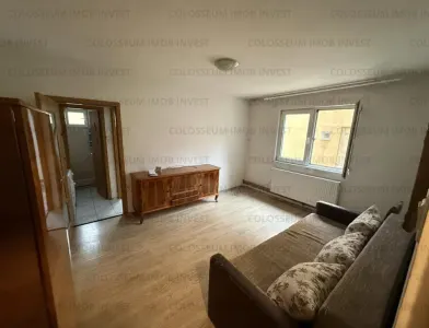 Apartament 2 camere, semidecomandat - zona Sacele - Sacele