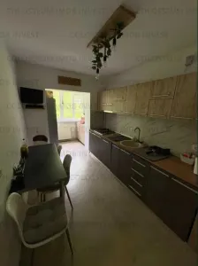 Apartament cu 3 camere, decomandat - zona Racadau - foto 2